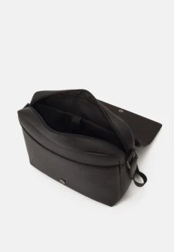 Pier One Big Messenger Bag - Bandolera - Black -Pier One Ventas 040a88e5f1714f1785733c2d4347af69