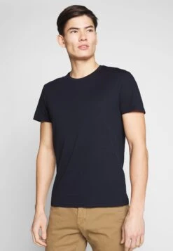 Pier One 2 Pack - Camiseta Básica - White/Dark Blue 10 Pier One 2 Pack - Camiseta Básica - White/Dark Blue -Pier One Ventas 29e824f9825c4b58be6620e83ee4ac6b