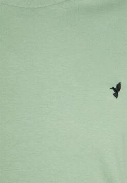 Pier One Birdie - Camiseta Básica - White/Off-White/Green -Pier One Ventas 2a1a410af7cd48c8a33cf2fb7890fb58