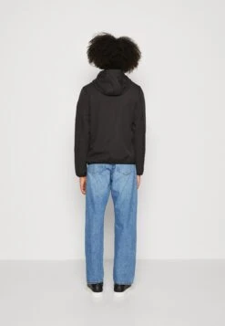 Pier One Impermeable - Black 10 Pier One Impermeable - Black -Pier One Ventas 4e357a4c9dc64463935acb495187a2e8