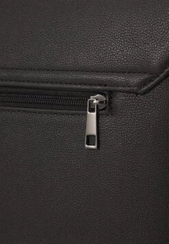 Pier One Big Messenger Bag - Bandolera - Black -Pier One Ventas 62d724f6de5f4920b897e4e1d27e8fad