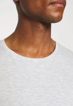 Pier One 5 Pack - Camiseta Básica - Black/White/Light Grey -Pier One Ventas 781514b98ac940a2934d4a3cf6c9ca05