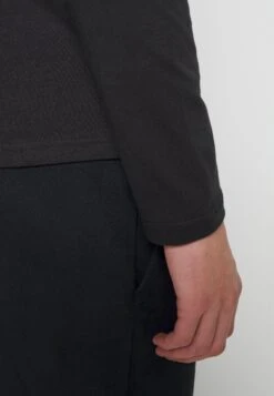 Pier One 5 Pack - Camiseta De Manga Larga - Black/White/Olive 15 Pier One 5 Pack - Camiseta De Manga Larga - Black/White/Olive -Pier One Ventas 9c999edfb4784781b9b45e88c2578460