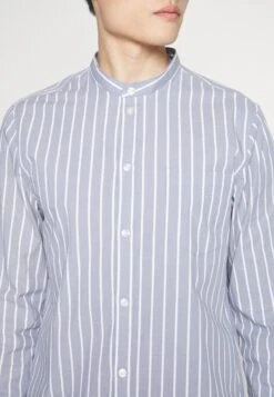 Pier One Muscle Fit Stand- Camisa - Blue -Pier One Ventas aef632d443f84662a23ef0d9f4646ec0