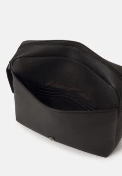 Pier One Big Messenger Bag - Bandolera - Black -Pier One Ventas bd8bc0c71e68430e9951a6fd9a3e8f72