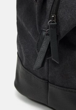 Pier One Unisex - Bolsa De Viaje - Black -Pier One Ventas bdc3a331f78c4a4d87c774f47b53958a