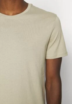 Pier One 5 Pack - Camiseta Básica - White/Dark Grey/Black 15 Pier One 5 Pack - Camiseta Básica - White/Dark Grey/Black -Pier One Ventas ccdceb9d79c24e32baab38b9f3eaa229