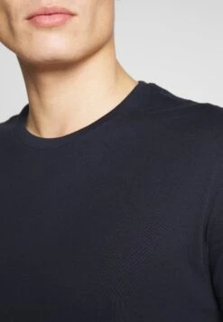 Pier One 2 Pack - Camiseta Básica - White/Dark Blue 13 Pier One 2 Pack - Camiseta Básica - White/Dark Blue -Pier One Ventas de6827f8d2cf4a2c856d09a9d7f8109d