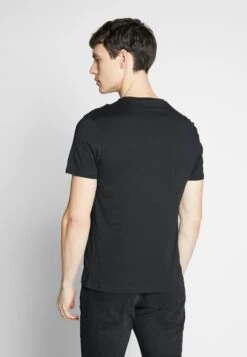 Pier One 3 Pack - Camiseta Básica - Black/White/Blue -Pier One Ventas e7497b751f8c4bd498980e2ffe8f6ae0