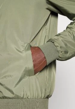 Pier One Chaquetas Bomber - Olive -Pier One Ventas f01688b544f04c2d97a595ab3180822d