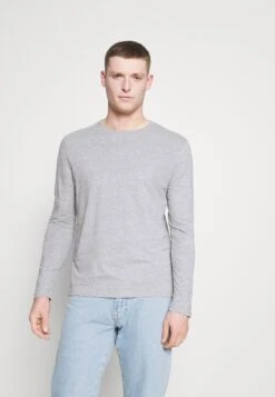 Pier One 5 Pack - Camiseta De Manga Larga - White/Dark Blu/Grey 14 Pier One 5 Pack - Camiseta De Manga Larga - White/Dark Blu/Grey -Pier One Ventas f1774a4a7a3f444e865f7b6e75b4c3ba