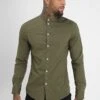 Pier One Muscle Fit Stand- Camisa - Oliv 2 Pier One Muscle Fit Stand- Camisa - Oliv -Pier One Ventas f44273a00487432caffdf4cd66e29e7b