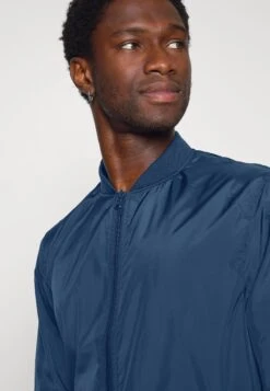 Pier One Chaquetas Bomber -Dark Blue 11 Pier One Chaquetas Bomber -Dark Blue -Pier One Ventas f471d7cddf4d4350a56d062a538415d3