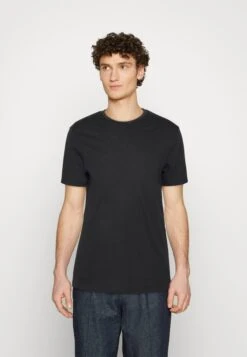 Pier One 5 Pack - Camiseta Básica - White/Off-White/Light Grey/Beige/Black -Pier One Ventas f745b7dba27b4ebfbb2f71e19a74257d