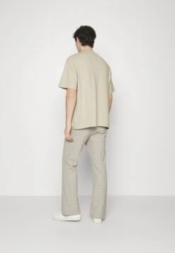 Pier One Camiseta Básica - Beige -Pier One Ventas fc1282f8e7114005b687f995a438664d